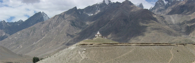 pipiting monastery, zangla jugtak trek, leh ladakh tour